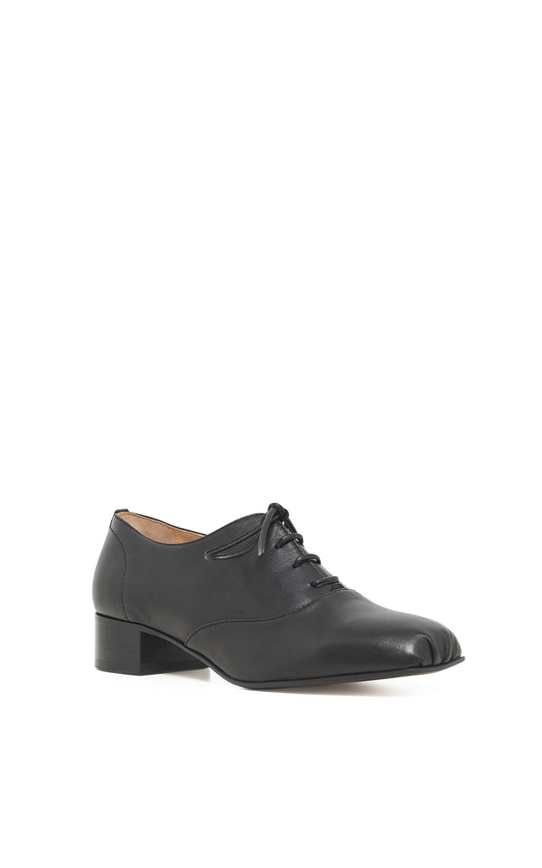 Gabriela Hearst Clio Oxford Heel In Black Nappa Leather