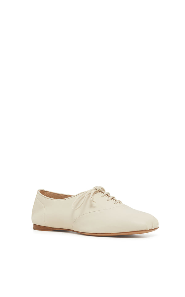Gabriela Hearst Maya Oxford Flat Shoe In Ivory Nappa Leather