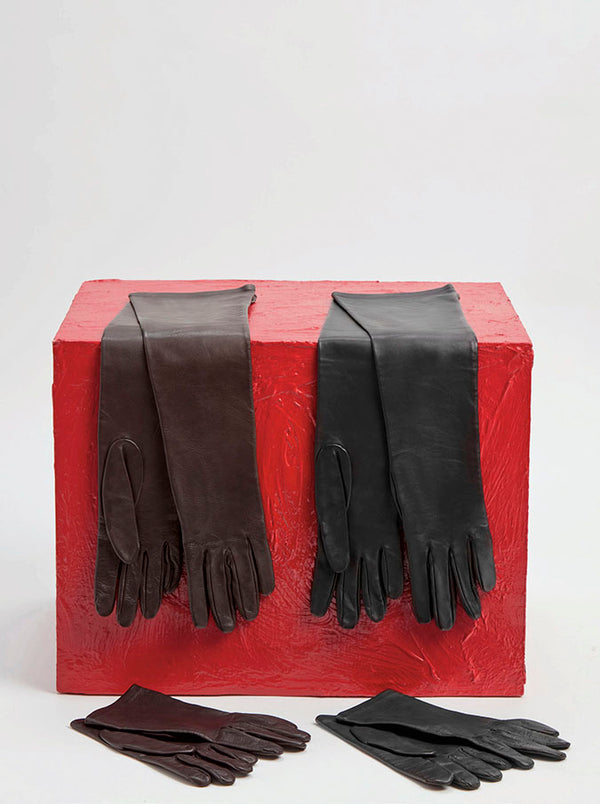 Gabriela Hearst Wessex Short Gloves In Black Nappa Leather